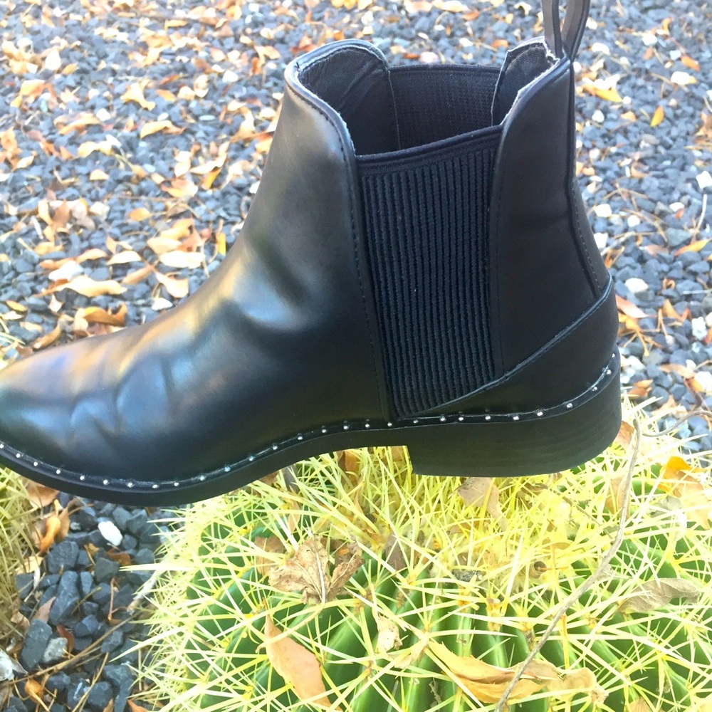 Zara Black Chelsea Booties Size 37 - 6.5